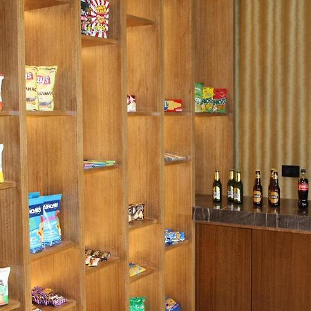Holiday Inn - Quito Airport By Ihg Tababela Eksteriør bilde A typical vending machine in a Japanese hotel