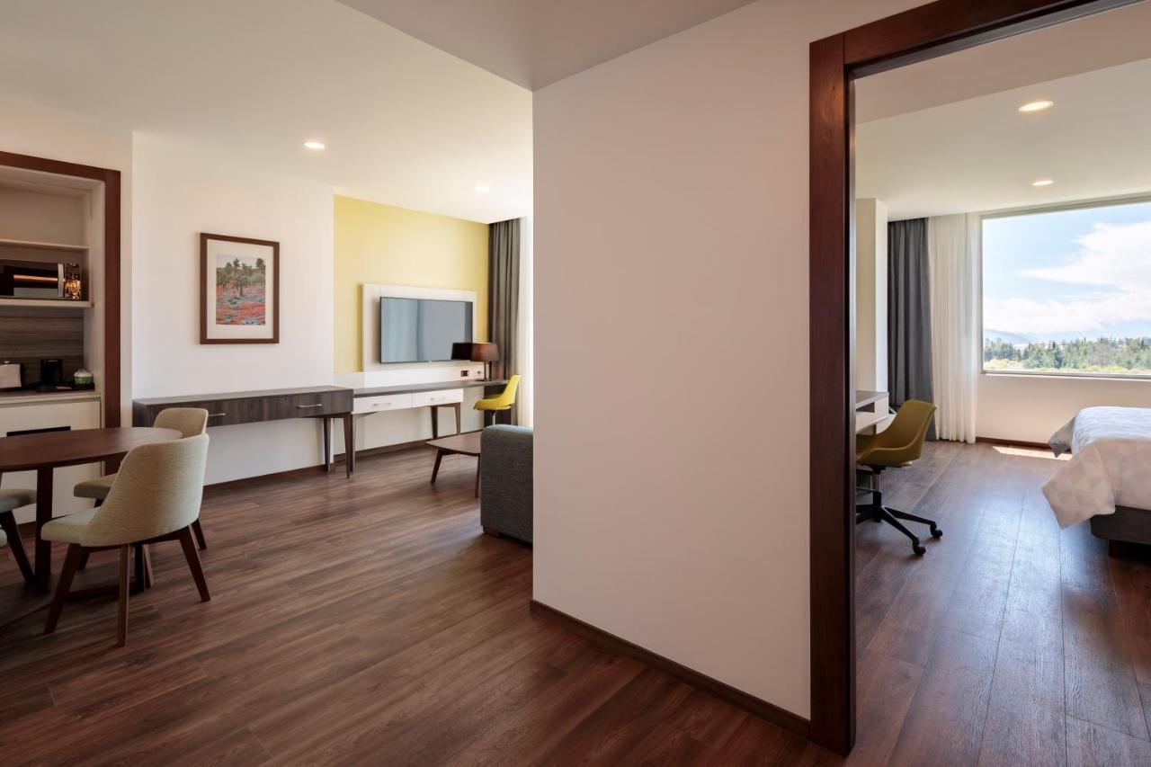 Holiday Inn - Quito Airport By Ihg Tababela Eksteriør bilde Suite