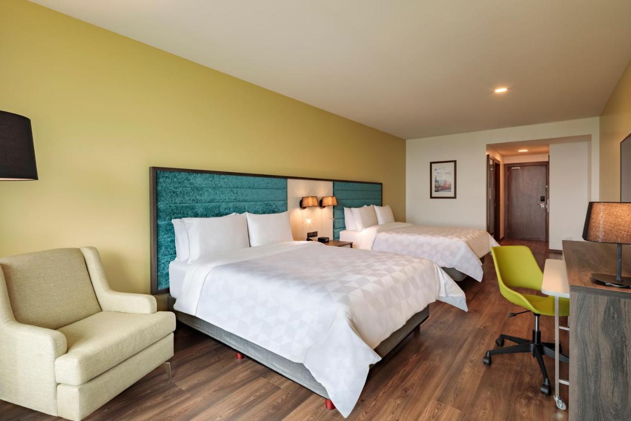 Holiday Inn - Quito Airport By Ihg Tababela Eksteriør bilde A typical room at the hotel