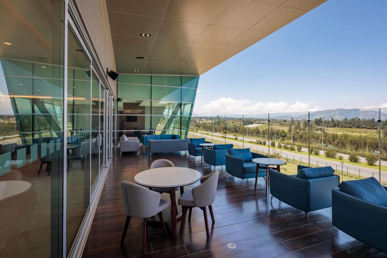 Holiday Inn - Quito Airport By Ihg Tababela Eksteriør bilde The VIP Lounge at Santiago International Airport