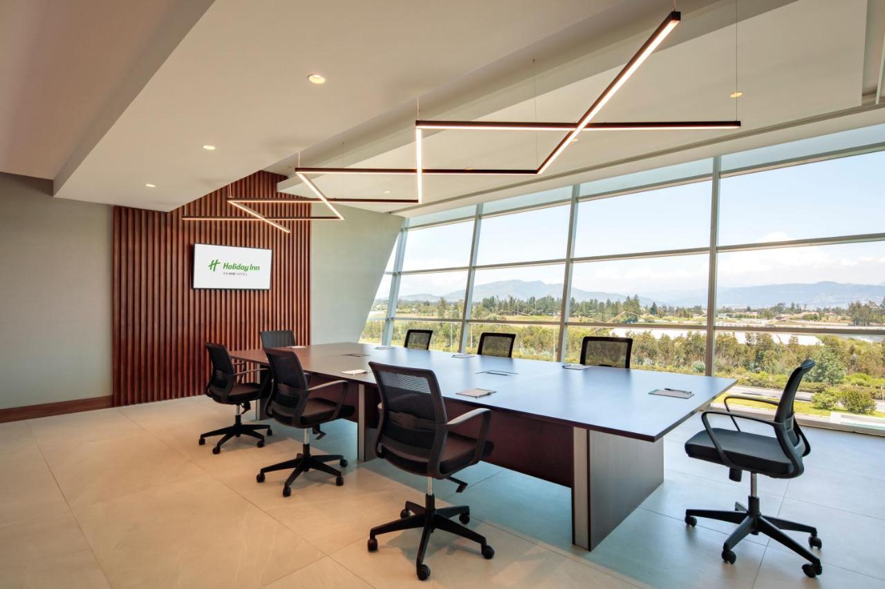 Holiday Inn - Quito Airport By Ihg Tababela Eksteriør bilde Meeting room at the headquarters of the National University System