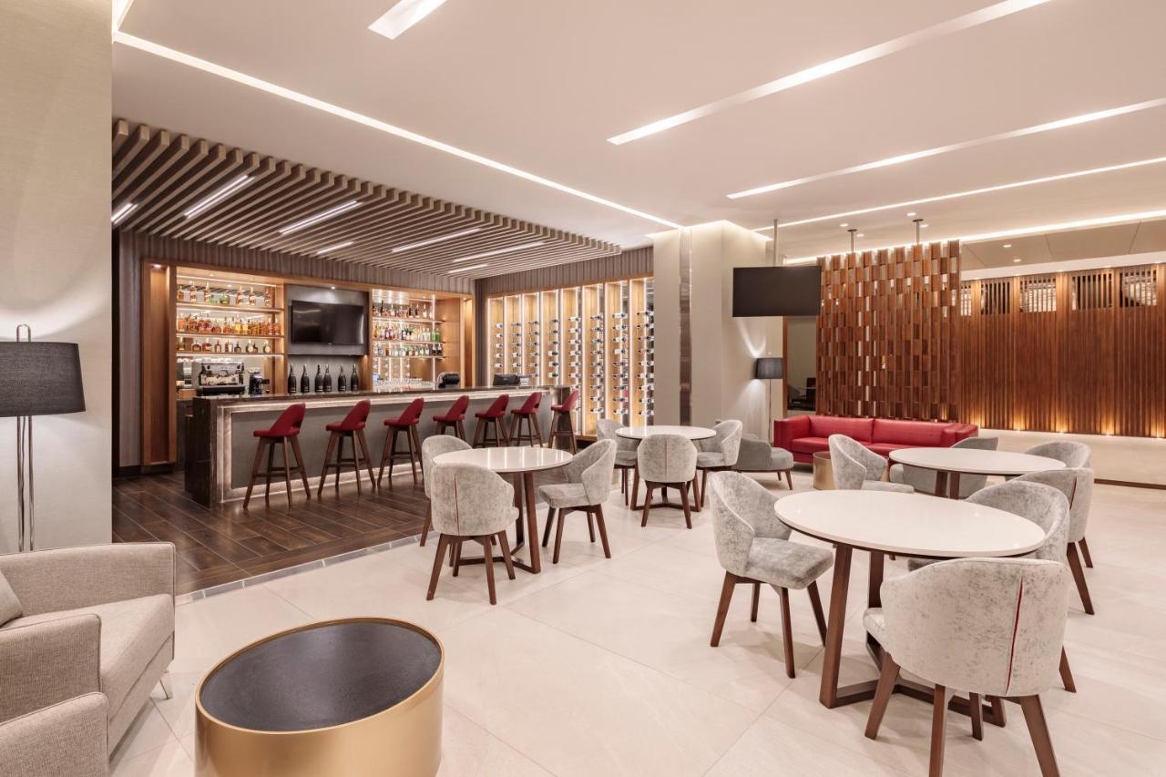 Holiday Inn - Quito Airport By Ihg Tababela Eksteriør bilde The lounge at the airport