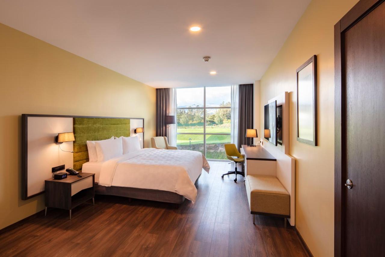 Holiday Inn - Quito Airport By Ihg Tababela Eksteriør bilde A typical room at the hotel