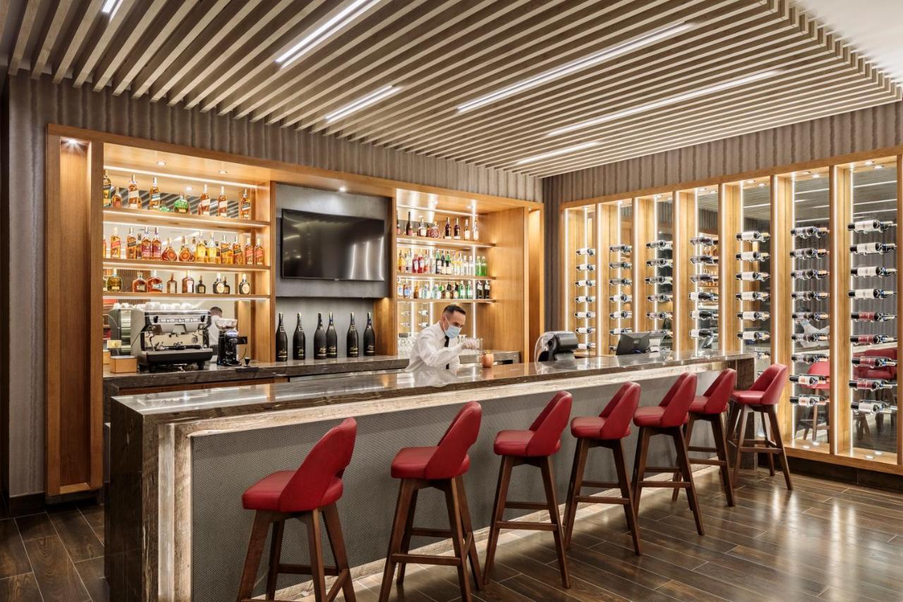 Holiday Inn - Quito Airport By Ihg Tababela Eksteriør bilde The bar at the lounge