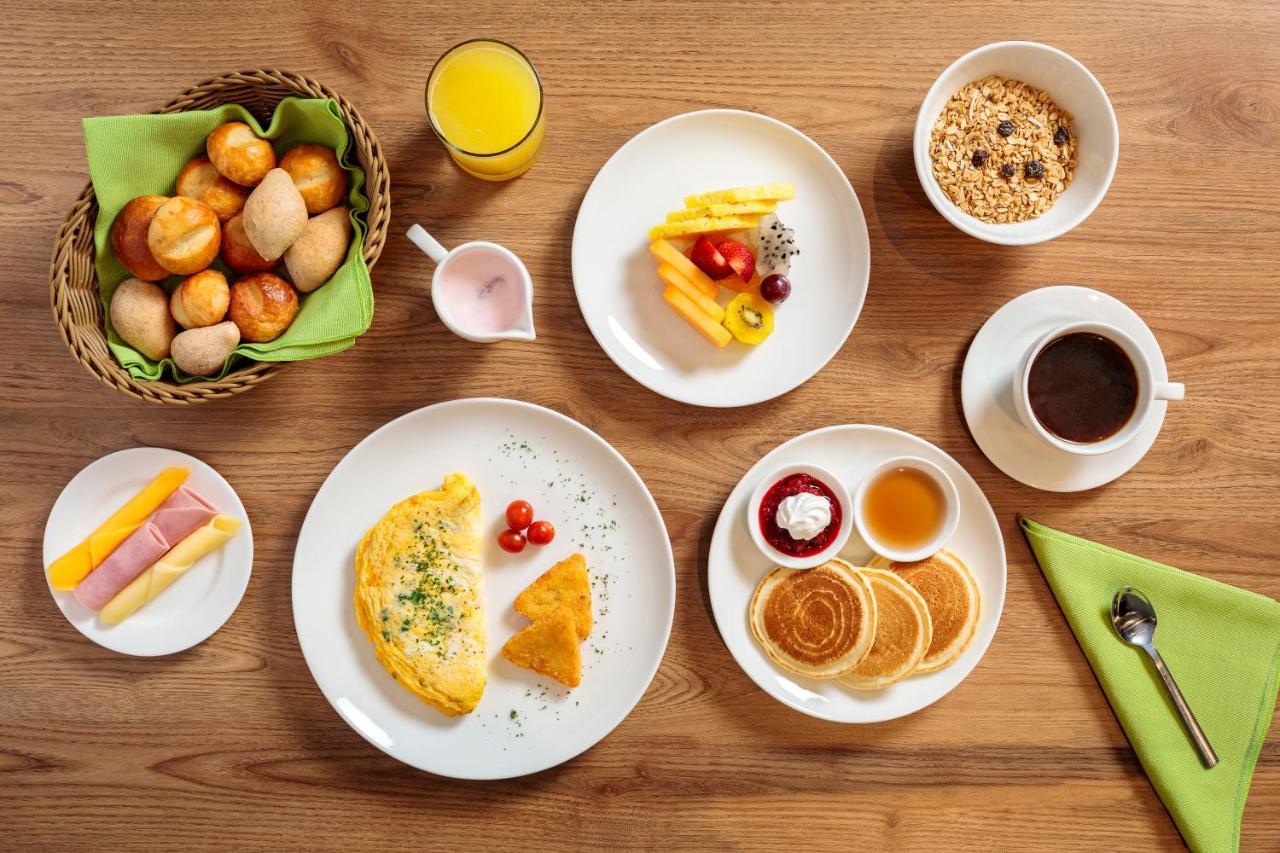 Holiday Inn - Quito Airport By Ihg Tababela Eksteriør bilde A typical breakfast